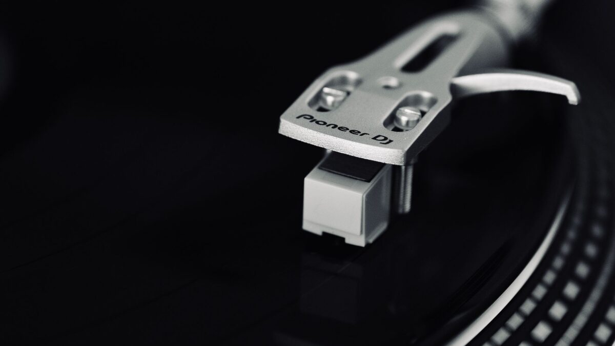 How to Set Up a Turntable the Right Way