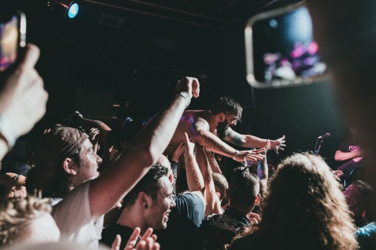 im live mosh pit etiquette hero